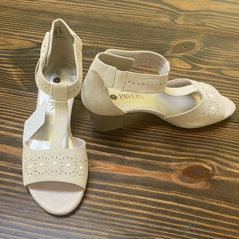 Pavers UK - pale grey Heeled Sandal - comfy! Extra-Wide Sz 7E